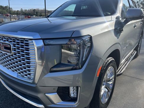 Used 2023 GMC Yukon Denali image 11