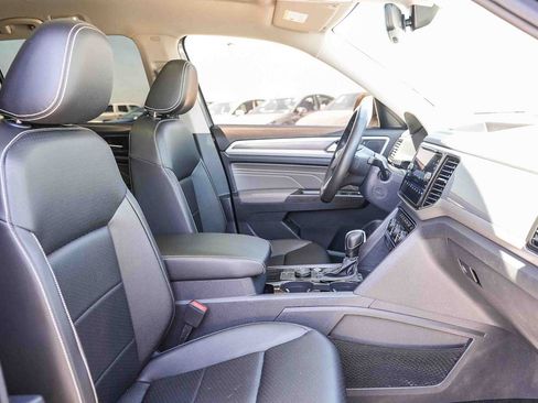 Certified 2023 Volkswagen Atlas SEL R-Line AWD/4WD image 16