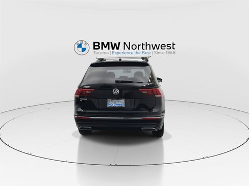 Used 2020 Volkswagen Tiguan SE image 2