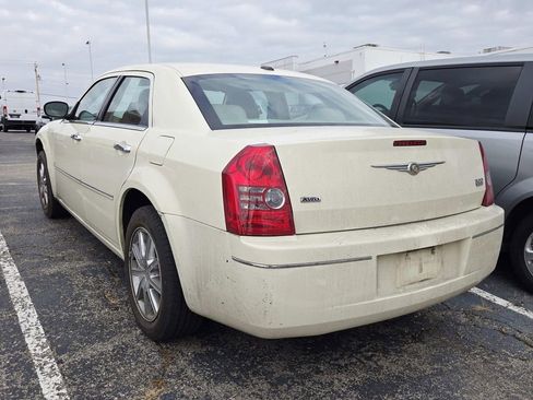 Used 2010 Chrysler 300 Touring image 3