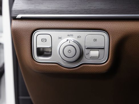 Used 2024 Mercedes-Benz GLS 450 4MATIC w/ AMG Line Exterior image 10