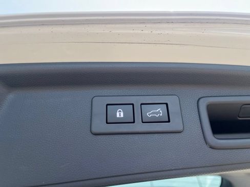 Used 2023 Subaru Forester Limited AWD/4WD image 10