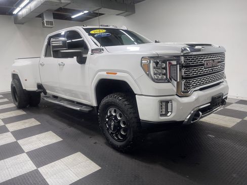 Used 2023 GMC Sierra 3500 Denali image 6