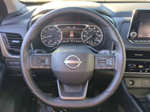 Certified 2025 Nissan Rogue SV image 11