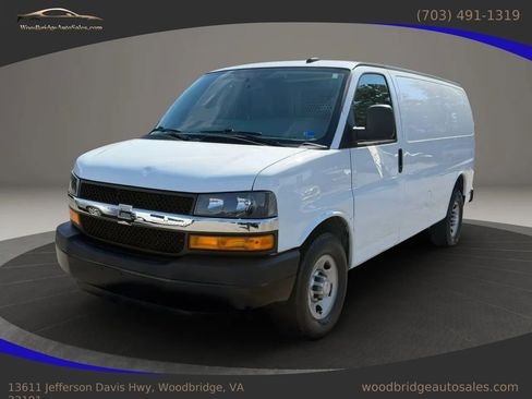 Used 2019 Chevrolet Express 2500 w/ Communications Package RWD image 7