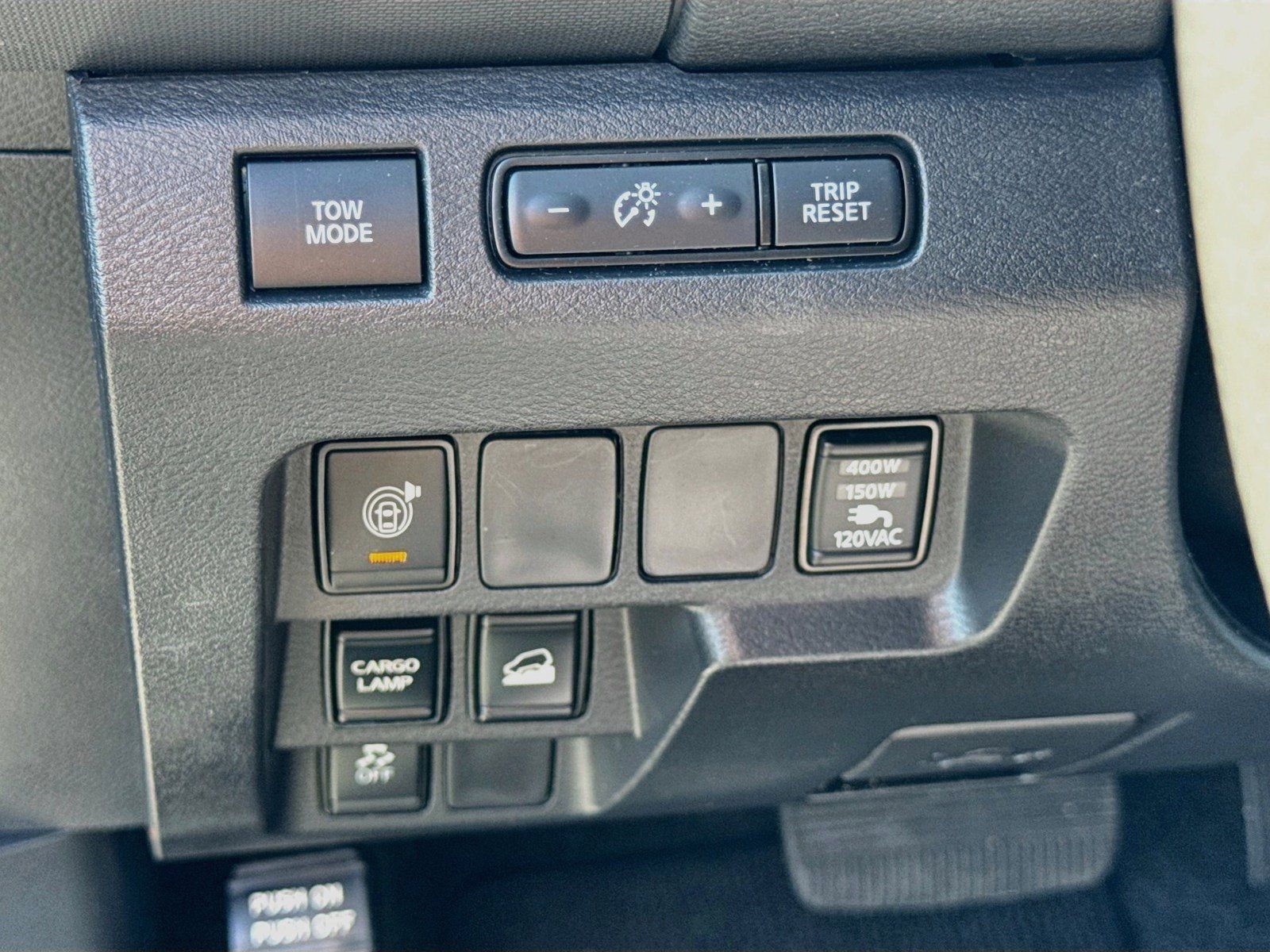 Used 2022 Nissan Frontier SV AWD/4WD image 10