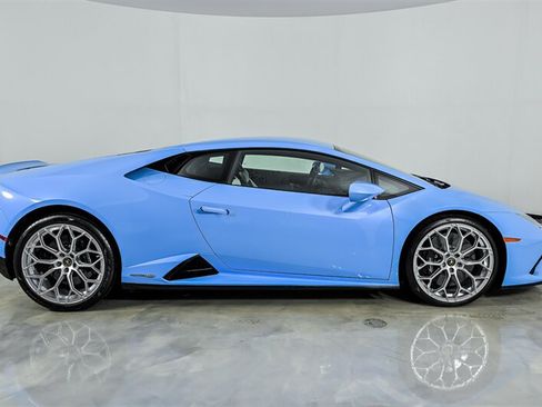 Used 2021 Lamborghini Huracan EVO RWD image 10