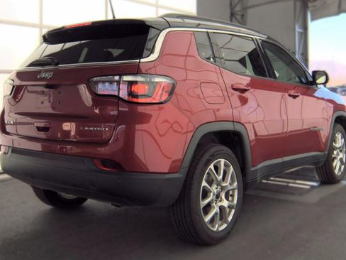 Used 2025 Jeep Compass Limited AWD/4WD image 9