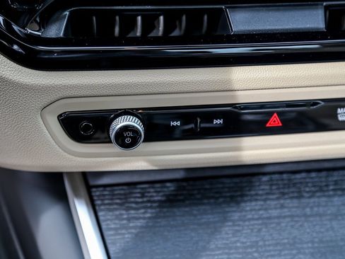 New 2026 BMW 330i xDrive Sedan w/ M Sport Package image 17