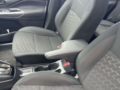 Used 2022 Nissan Kicks S image 32