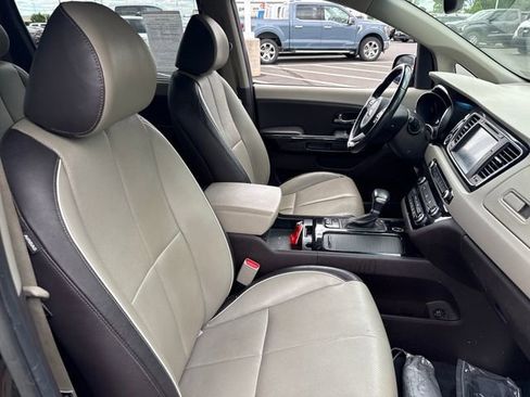 Used 2017 Kia Sedona SX Limited FWD image 14