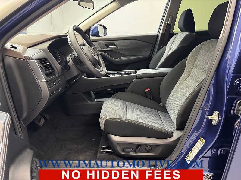 Used 2023 Nissan Rogue SV AWD/4WD image 12