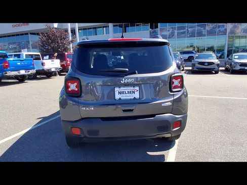 Used 2018 Jeep Renegade Latitude w/ Cold Weather Group AWD/4WD image 7