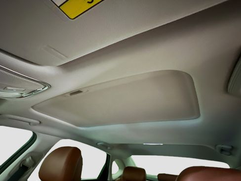 Used 2020 Kia K900 Luxury image 27