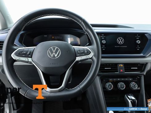 Used 2023 Volkswagen Taos SE w/ Panoramic Sunroof Package image 20