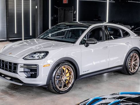 Used 2026 Porsche Cayenne Turbo GT AWD/4WD image 5