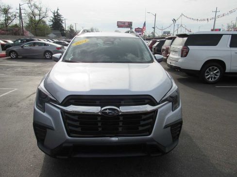 Used 2024 Subaru Ascent Premium w/ Convenience Package image 3