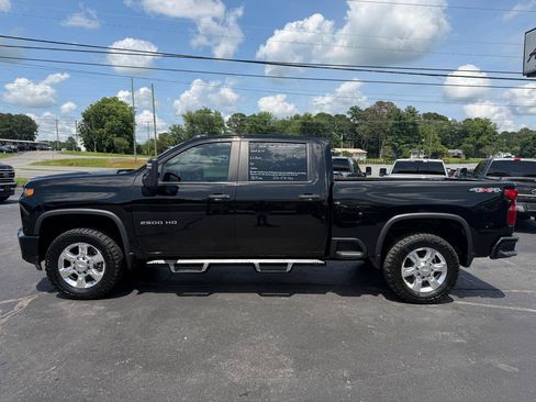Used 2022 Chevrolet Silverado 2500 Custom w/ Custom Value Package AWD/4WD image 9