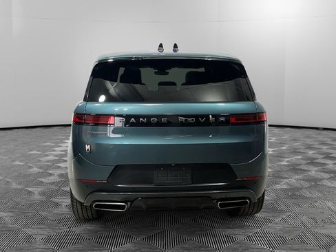 Used 2024 Land Rover Range Rover Sport SE AWD/4WD image 4