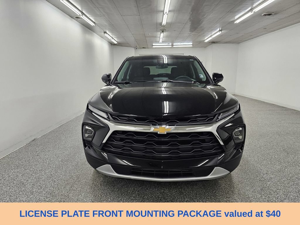 Used 2026 Chevrolet Blazer LT FWD image 2