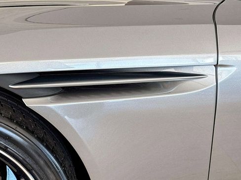 Used 2022 Aston Martin DB11 Coupe RWD image 9