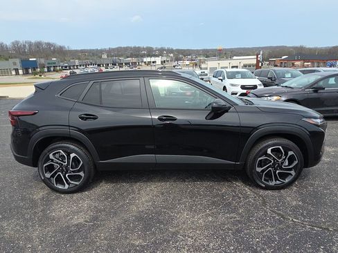 New 2026 Chevrolet Trax RS w/ Sunroof Package image 9