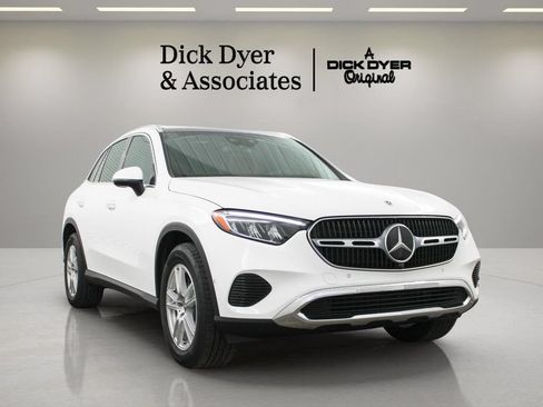 Used 2026 Mercedes-Benz GLC 300 4MATIC image 1