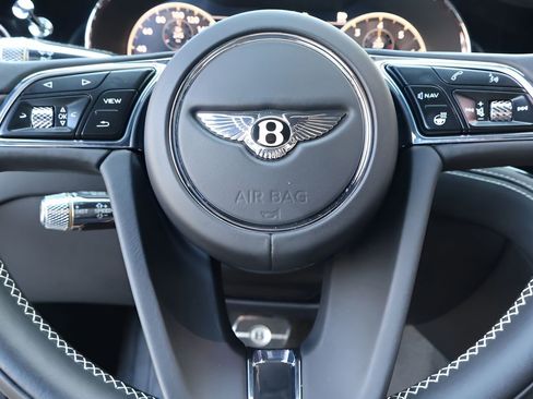 Certified 2020 Bentley Flying Spur W12 image 23