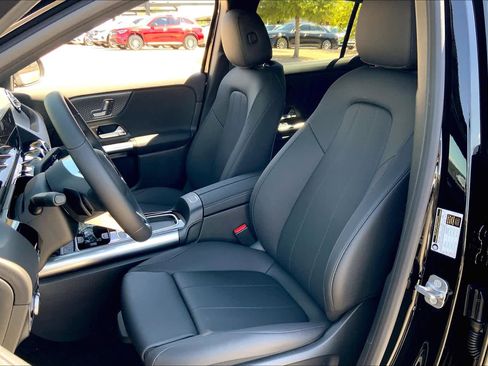 Used 2025 Mercedes-Benz GLA 250 image 16