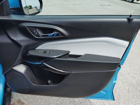 Used 2025 Chevrolet Trax LT w/ Driver Confidence Package FWD image 31