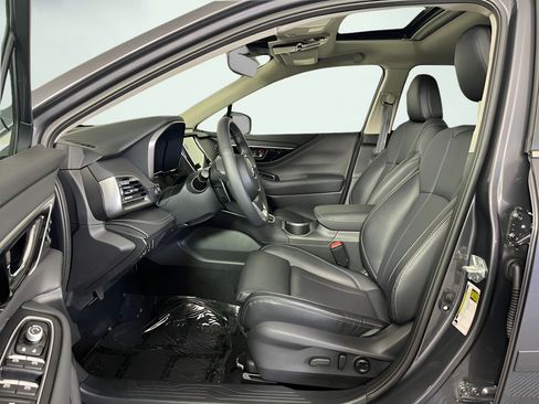 Used 2025 Subaru Outback Limited AWD/4WD image 10