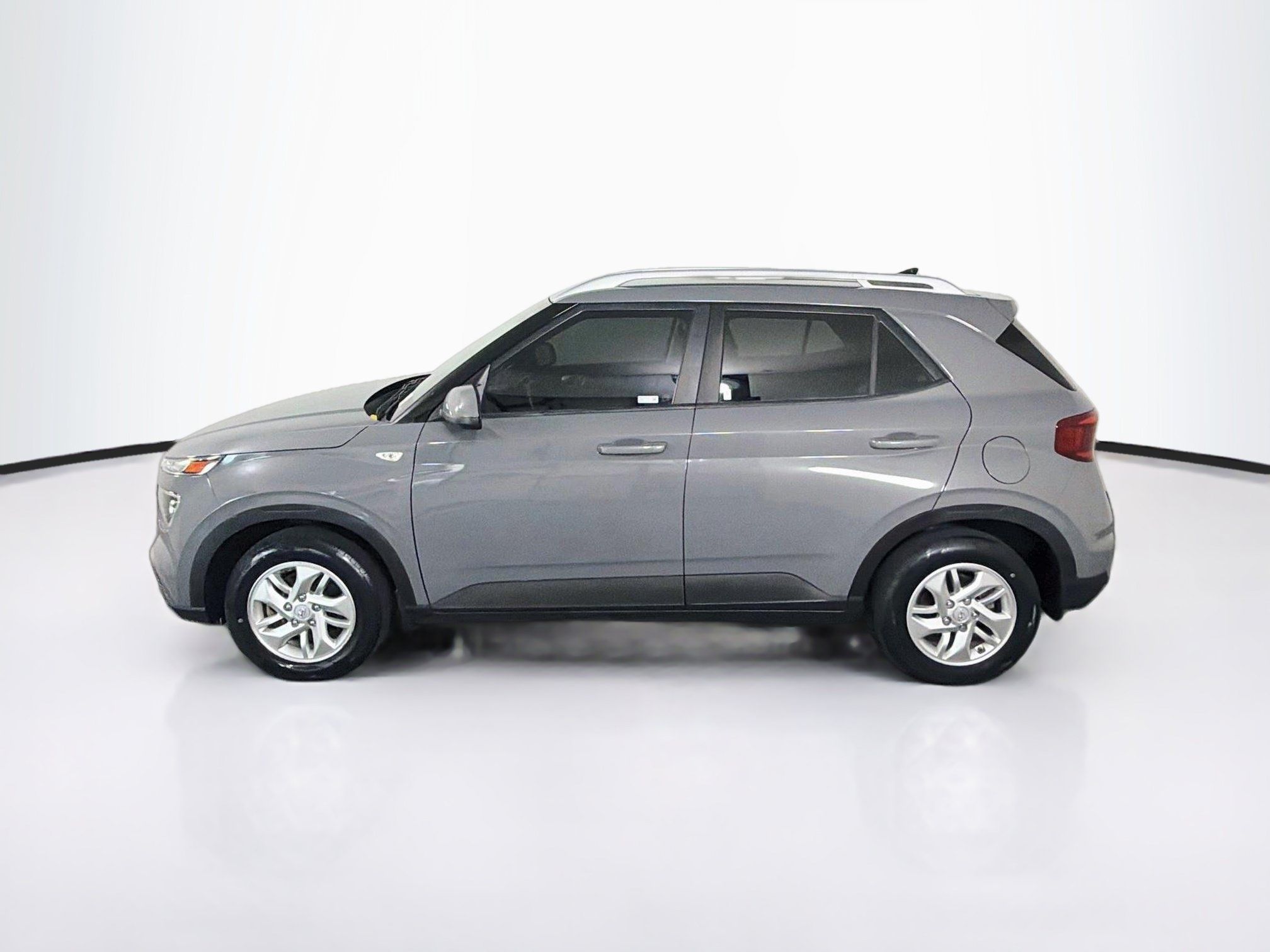 Used 2020 Hyundai Venue SEL FWD image 4