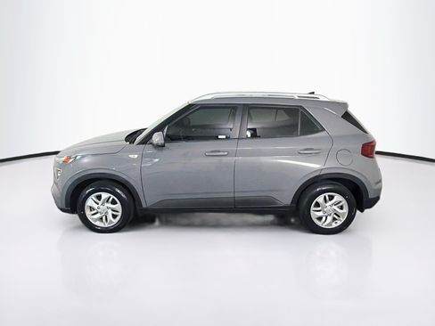 Used 2020 Hyundai Venue SEL FWD image 4