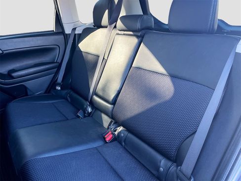 Used 2018 Subaru Forester 2.5i Premium image 24