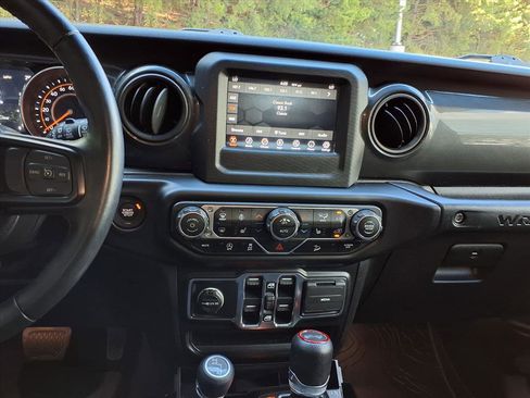 Used 2021 Jeep Wrangler Unlimited Sport image 16