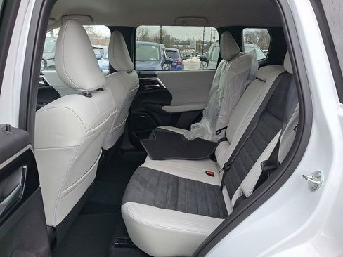 New 2026 Mitsubishi Outlander SE AWD/4WD image 5