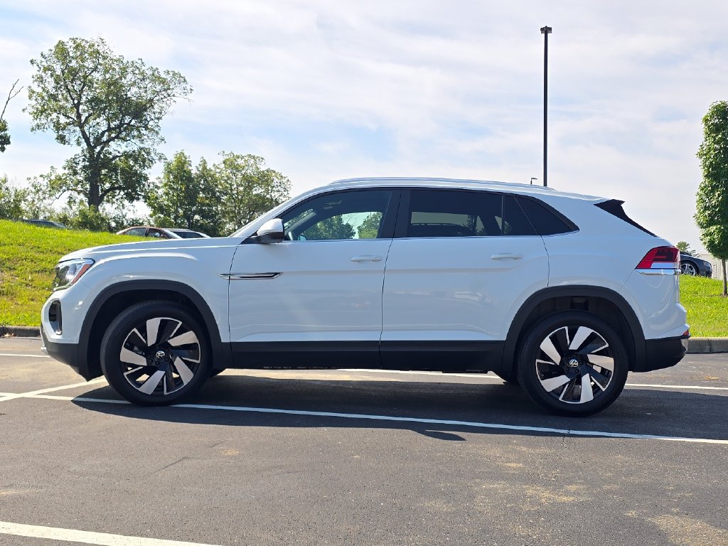 Used 2024 Volkswagen Atlas Cross Sport SE w/ Panoramic Sunroof Package AWD/4WD image 21
