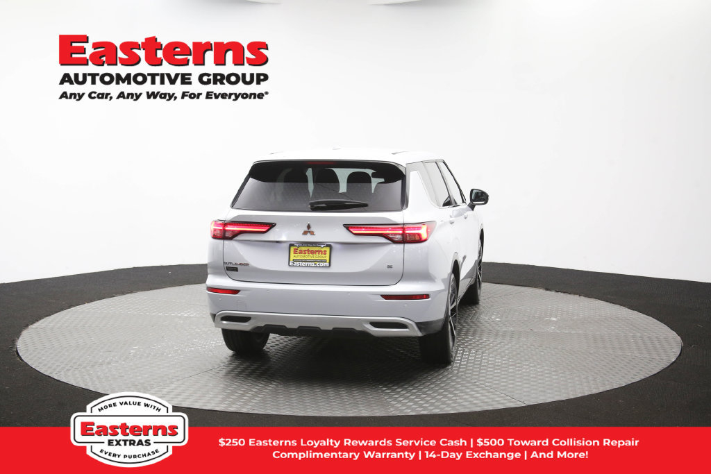 Used 2024 Mitsubishi Outlander SE FWD image 40