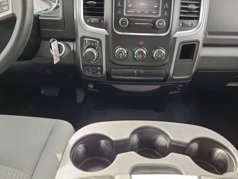 Used 2021 RAM 1500 Classic SLT AWD/4WD image 11