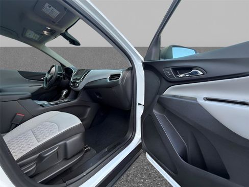 Certified 2023 Chevrolet Equinox LS w/ LS Convenience Package AWD/4WD image 17