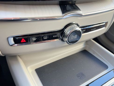 New 2026 Volvo XC60 B5 Ultra w/ Protection Package Premier image 17