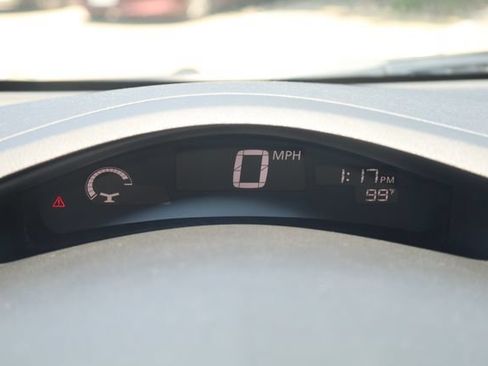 Used 2015 Nissan Leaf SL w/ Premium Package FWD image 17