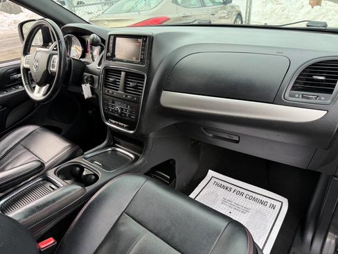 Used 2017 Dodge Grand Caravan GT image 18