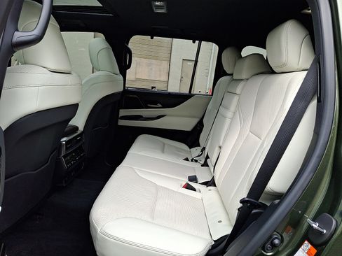 Used 2024 Lexus LX 600 4WD w/ Luxury Package image 5