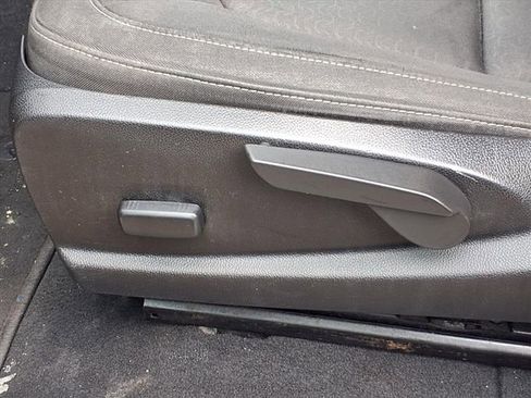 Used 2019 GMC Canyon SLE image 4