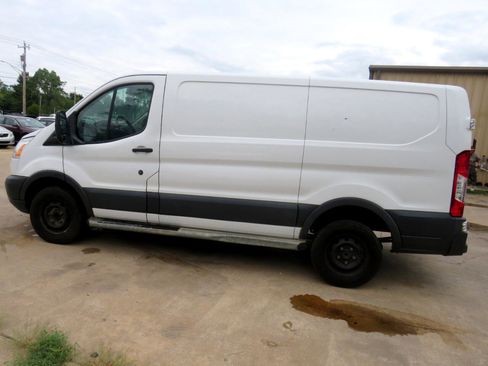 Used 2015 Ford Transit 250 130 Low Roof w/ Exterior Upgrade Package image 31