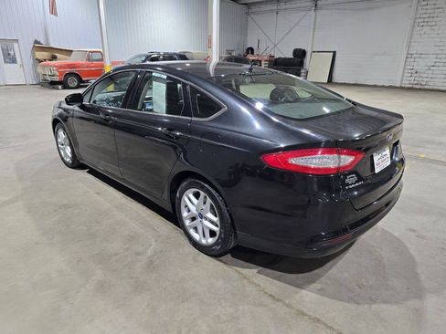 Used 2014 Ford Fusion SE FWD image 8