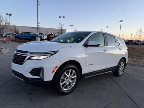 Used 2024 Chevrolet Equinox LT image 3