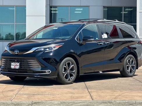 New 2026 Toyota Sienna Platinum AWD/4WD image 8