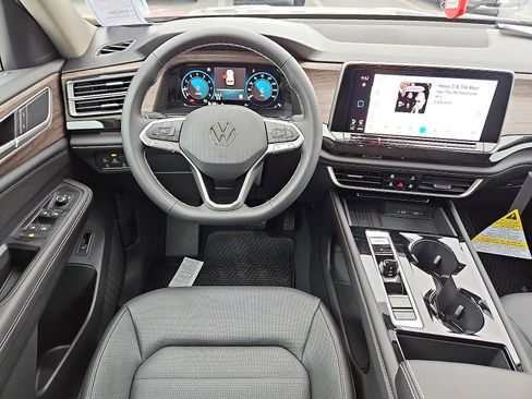 New 2026 Volkswagen Atlas SEL image 8